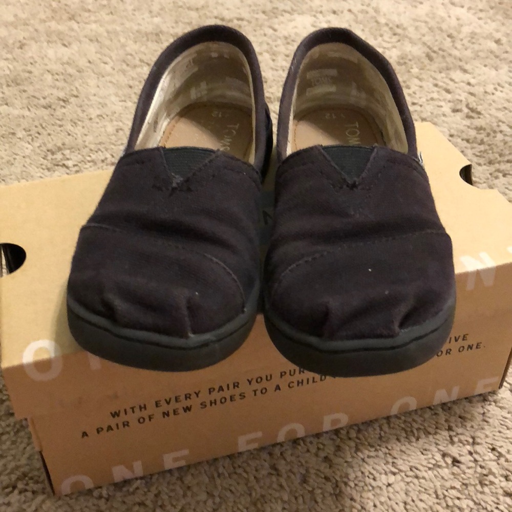 Black Toms Size 12